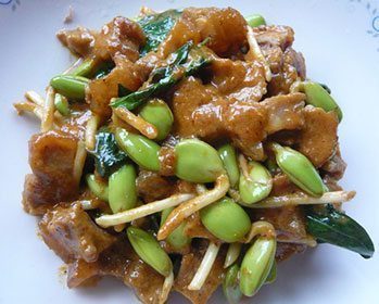 แกงหมูลูกเหรียง